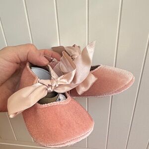 Velvet Bow Baby Walker Shoes in Blush Pink